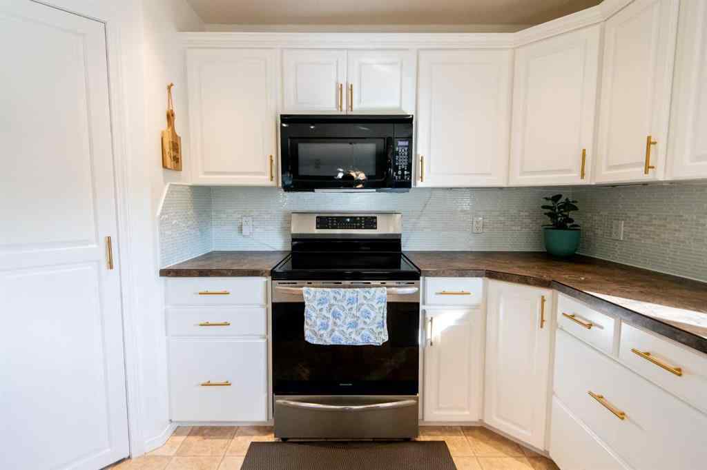 MLS® A2257293 - 9405 95 Avenue  in NONE La Crete, Residential