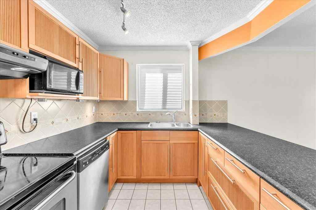 MLS® A2257294 - Unit #7 2512 15 Street SW in Bankview Calgary, Residential