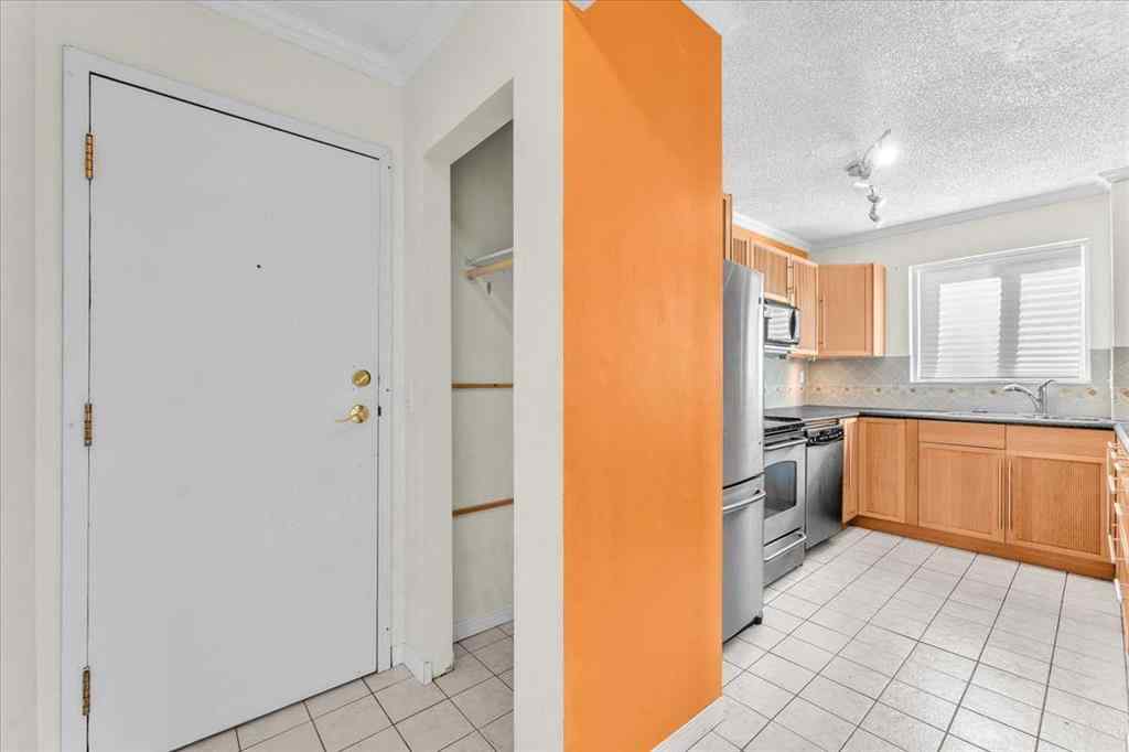 MLS® A2257294 - Unit #7 2512 15 Street SW in Bankview Calgary, Residential