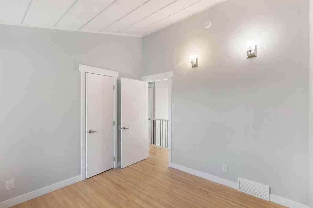 MLS® A2257295 - 4 Heston Street NW in Highwood Calgary, Residential