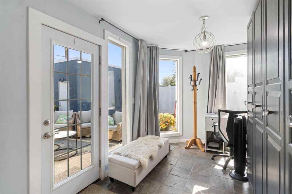 MLS® A2257295 - 4 Heston Street NW in Highwood Calgary, Residential