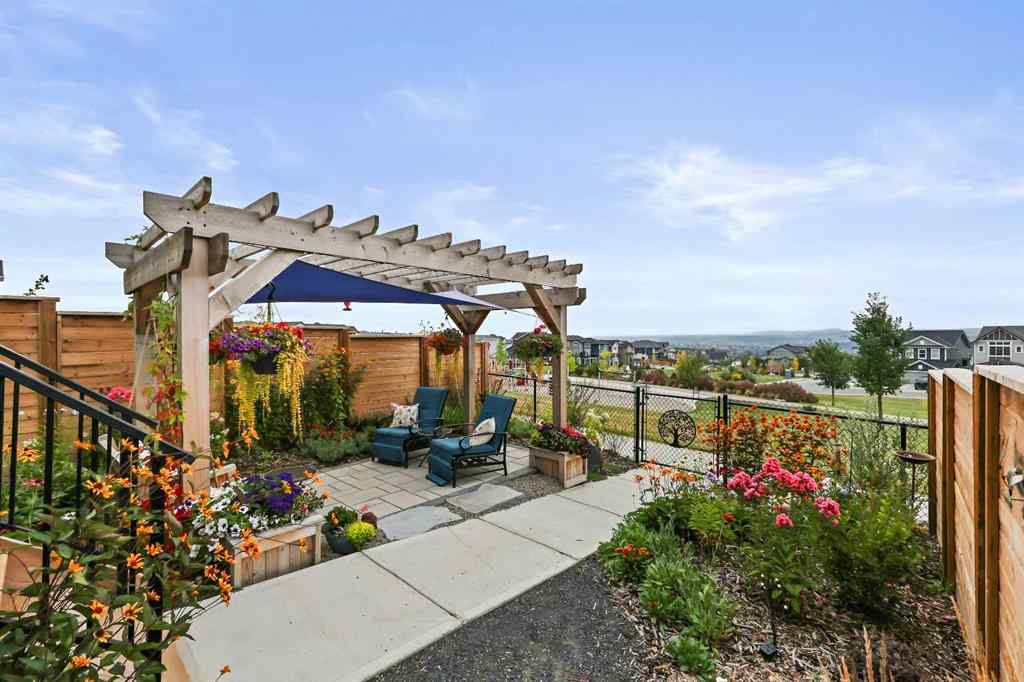 MLS® A2257296 - 36 Heritage Lane  in Heritage Hills Cochrane, Residential