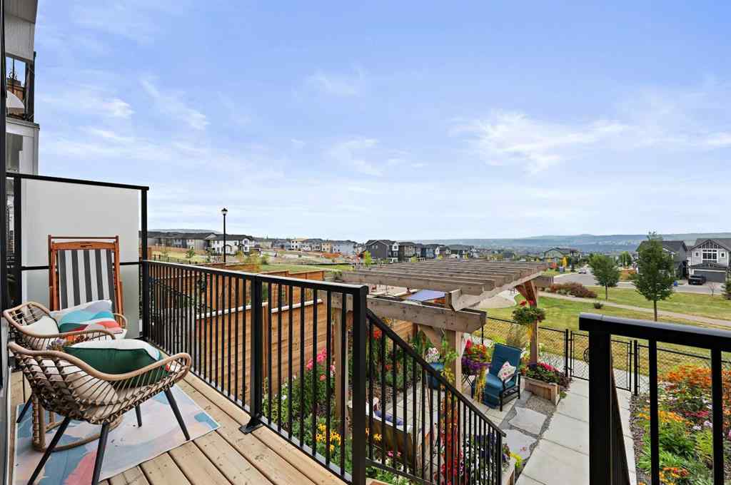 MLS® A2257296 - 36 Heritage Lane  in Heritage Hills Cochrane, Residential