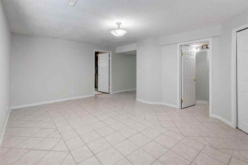 MLS® A2257305 - 26 Rocky Ridge Heights NW in Rocky Ridge Calgary, Residential
