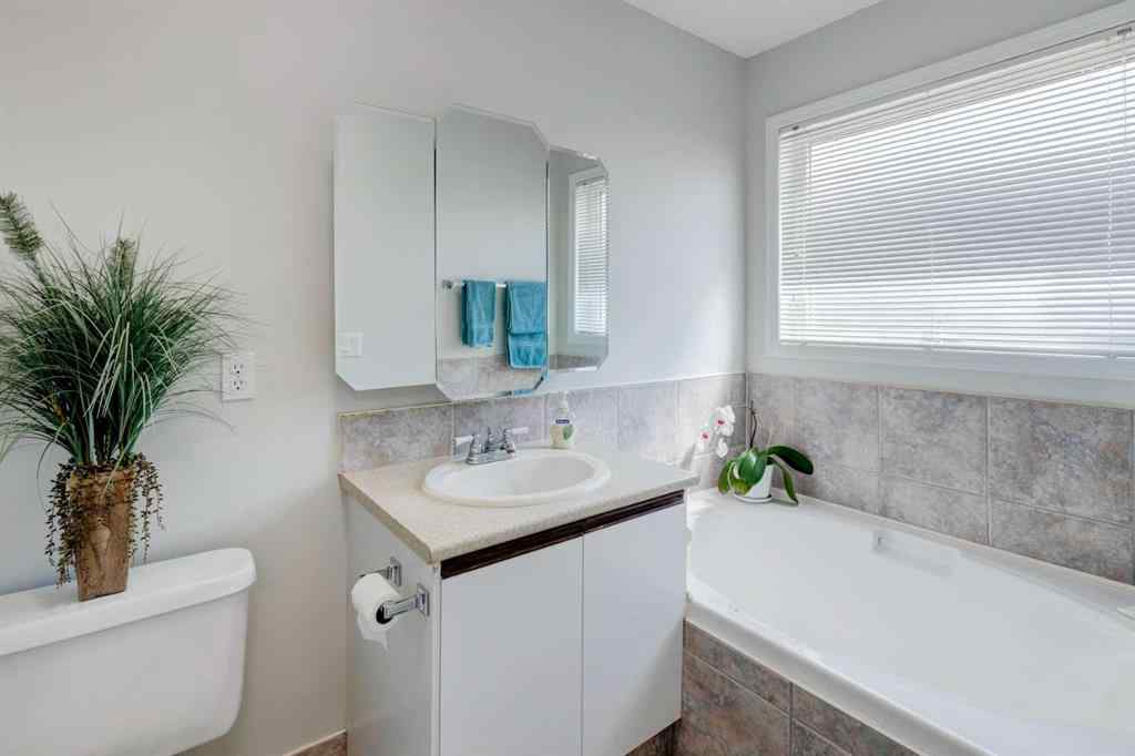MLS® A2257305 - 26 Rocky Ridge Heights NW in Rocky Ridge Calgary, Residential