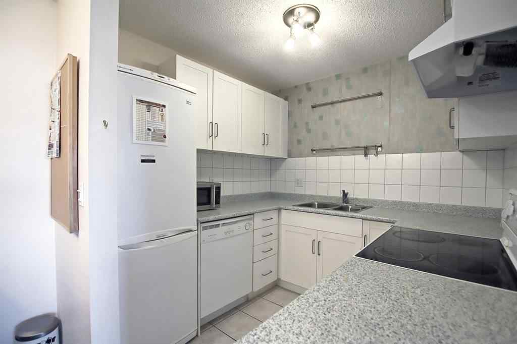 MLS® A2257306 - Unit #404 3727 42 Street NW in Varsity Calgary, Residential