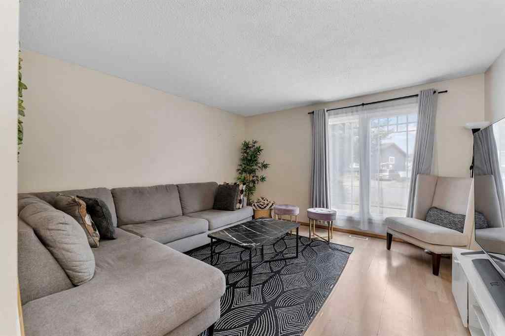 MLS® A2257318 - 40 Temple Place NE in Temple Calgary, Residential