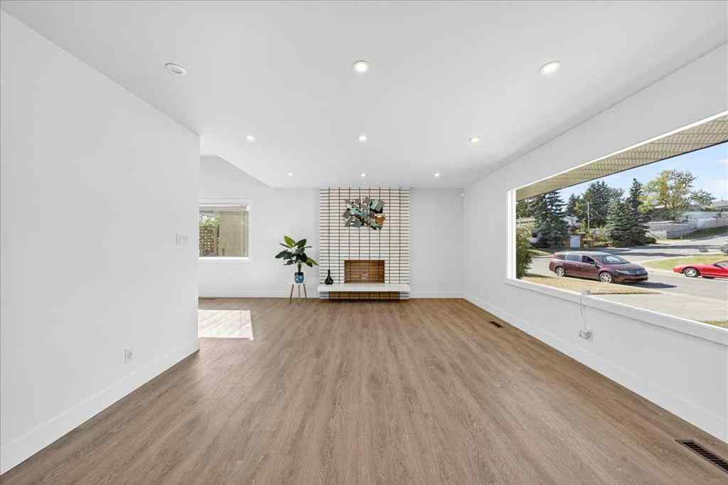 MLS® A2257321 - 4828 Nelson Road NW in North Haven Calgary, Residential