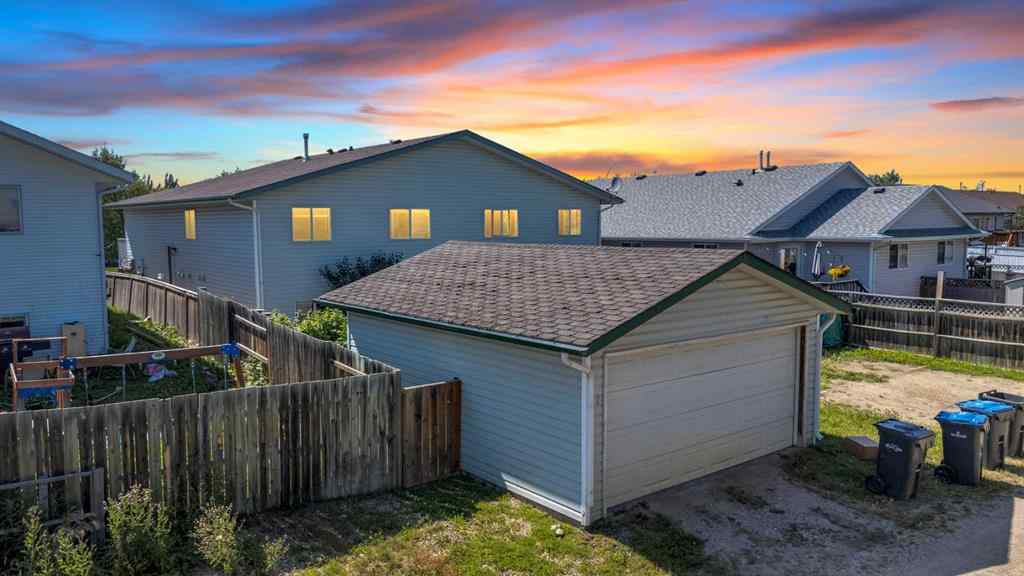 MLS® A2257332 - 49 Old Boomer Road  in Fox Run Sylvan Lake, Residential