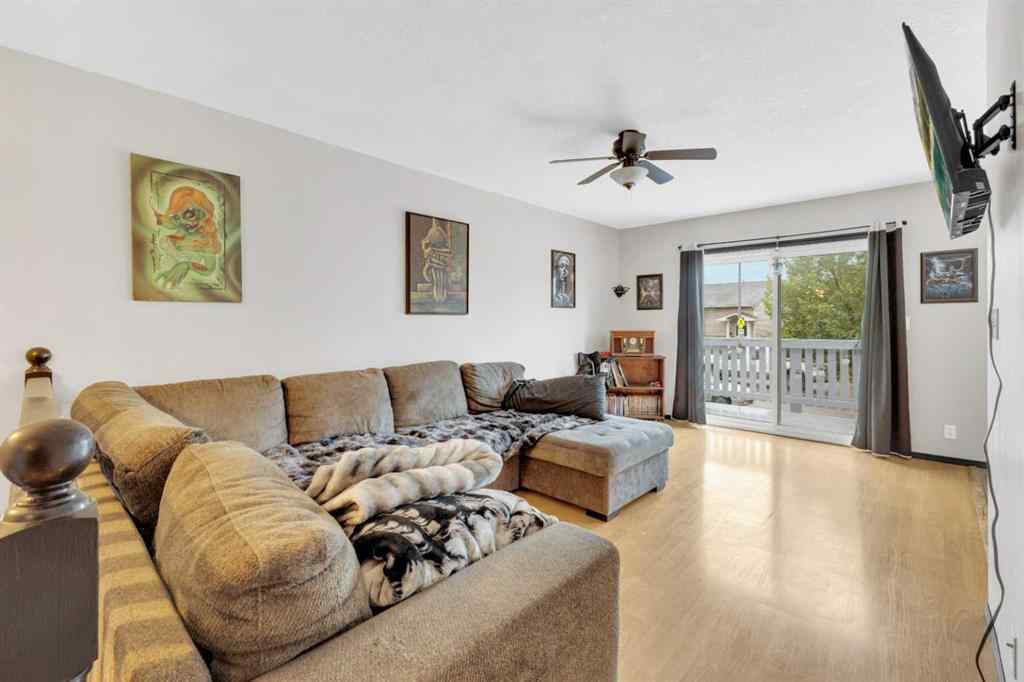 MLS® A2257332 - 49 Old Boomer Road  in Fox Run Sylvan Lake, Residential