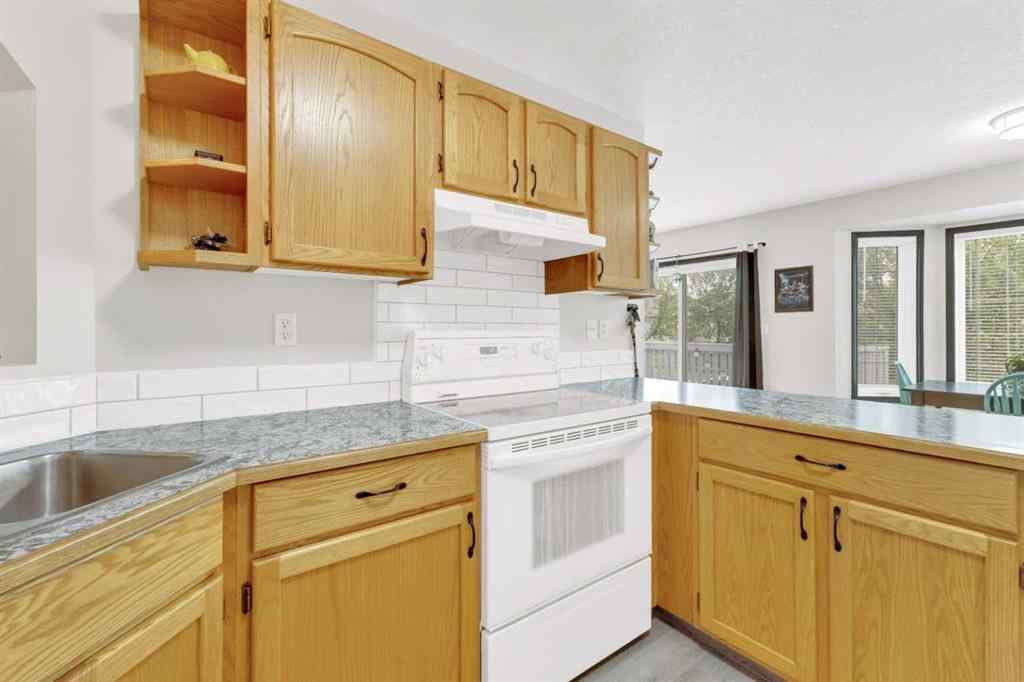 MLS® A2257332 - 49 Old Boomer Road  in Fox Run Sylvan Lake, Residential