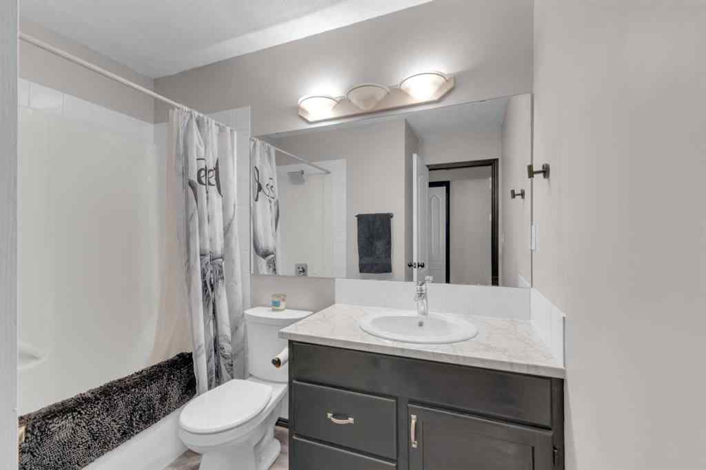 MLS® A2257332 - 49 Old Boomer Road  in Fox Run Sylvan Lake, Residential