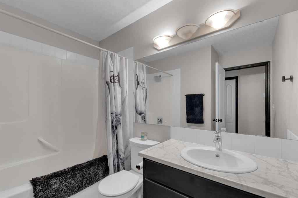 MLS® A2257332 - 49 Old Boomer Road  in Fox Run Sylvan Lake, Residential