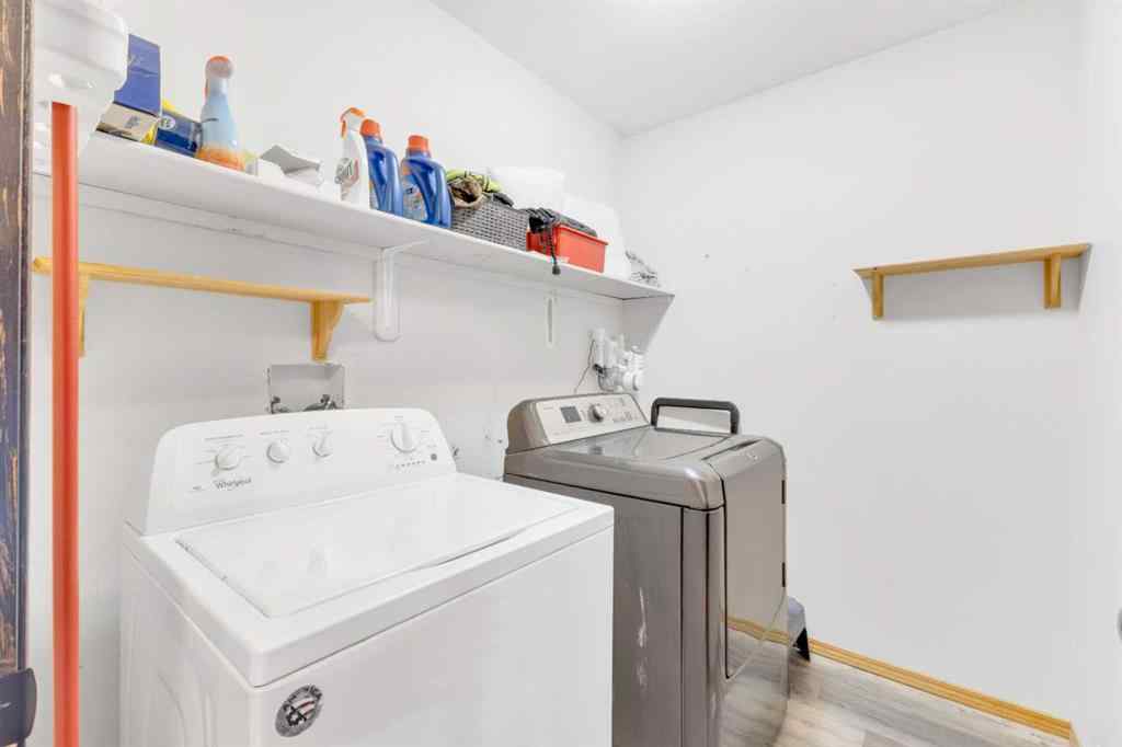 MLS® A2257332 - 49 Old Boomer Road  in Fox Run Sylvan Lake, Residential