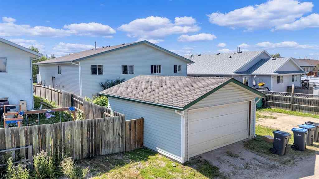 MLS® A2257332 - 49 Old Boomer Road  in Fox Run Sylvan Lake, Residential