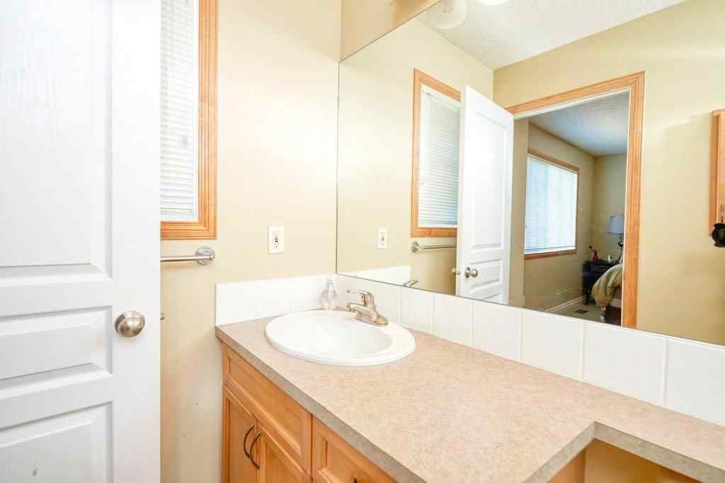 MLS® A2257338 - 24 Cougar Ridge Mews SW in Cougar Ridge Calgary, Residential