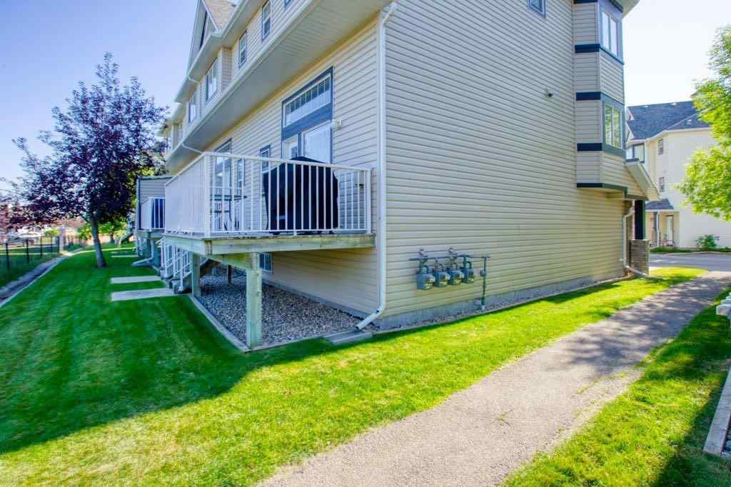 MLS® A2257338 - 24 Cougar Ridge Mews SW in Cougar Ridge Calgary, Residential