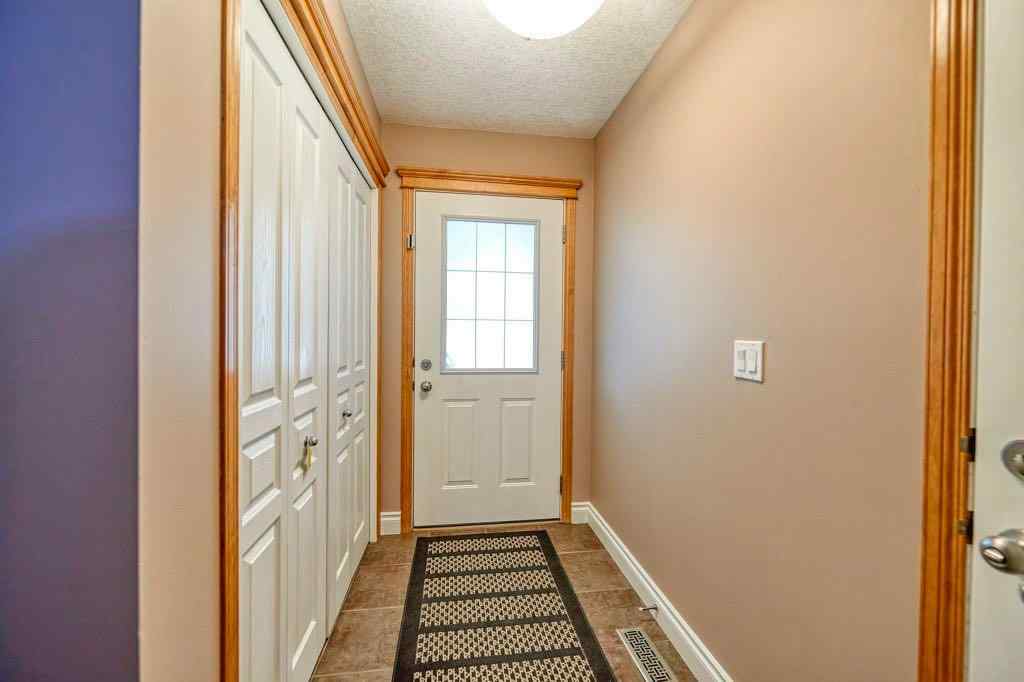 MLS® A2257338 - 24 Cougar Ridge Mews SW in Cougar Ridge Calgary, Residential