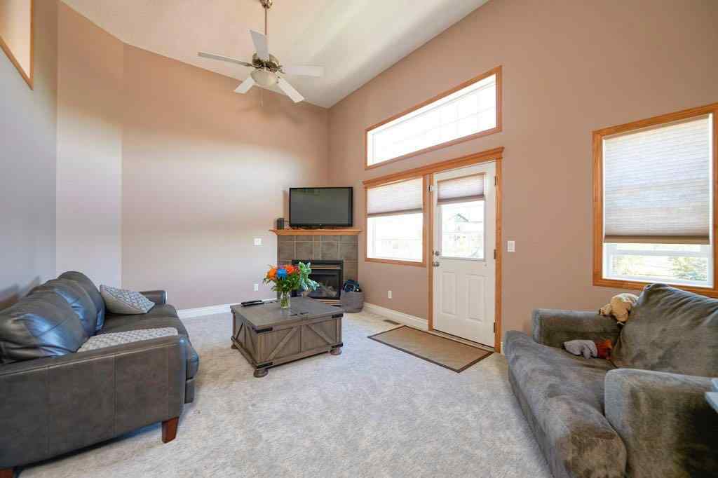 MLS® A2257338 - 24 Cougar Ridge Mews SW in Cougar Ridge Calgary, Residential
