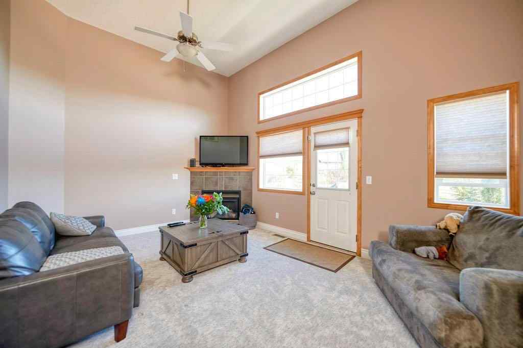 MLS® A2257338 - 24 Cougar Ridge Mews SW in Cougar Ridge Calgary, Residential