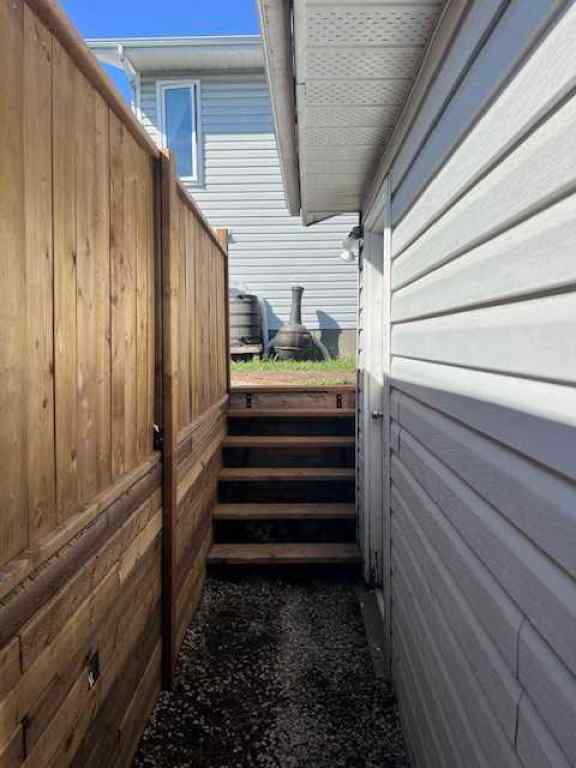 MLS® A2257340 - 98 Westview Crescent  in Harvest Meadows Blackfalds, Residential
