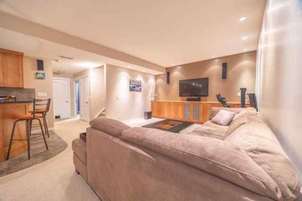 MLS® A2257342 - 28 Crestmont Way SW in Crestmont Calgary, Residential