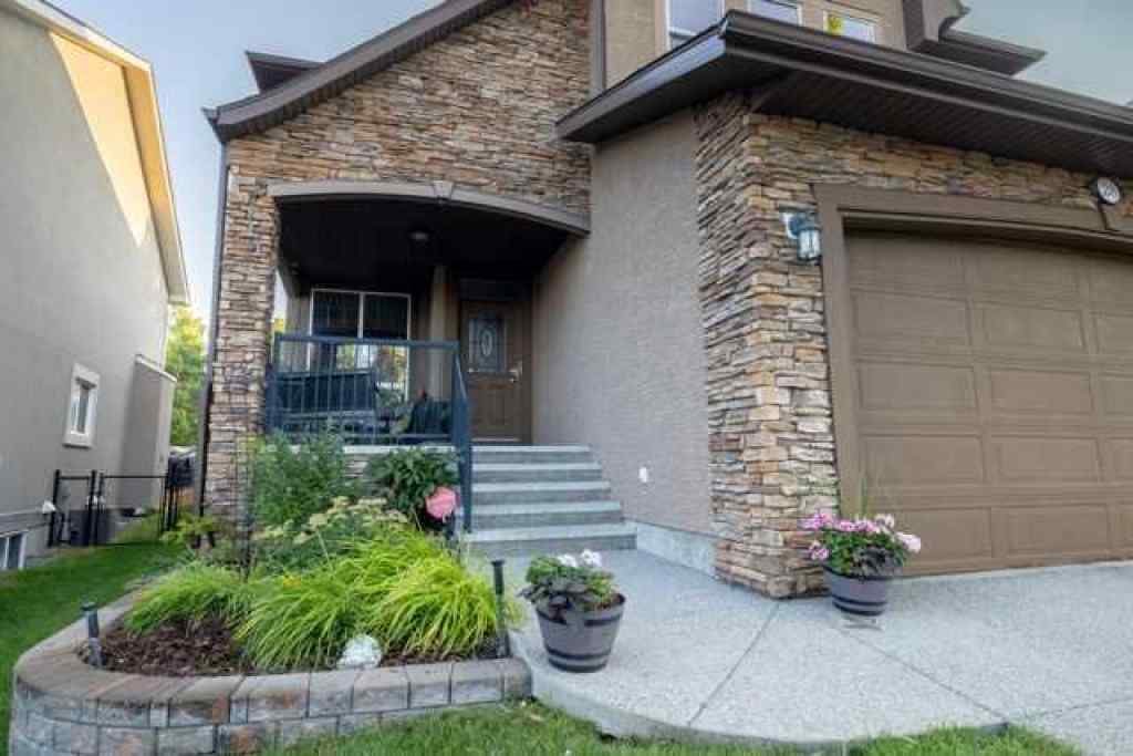 MLS® A2257342 - 28 Crestmont Way SW in Crestmont Calgary, Residential
