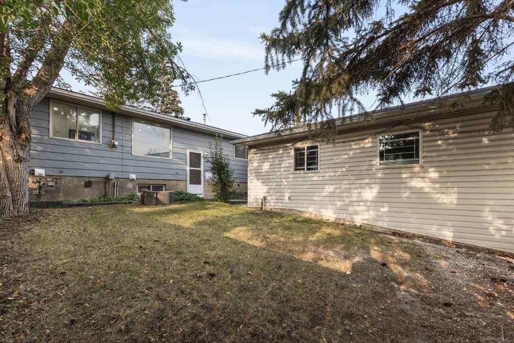MLS® A2257349 - 3217 Doverthorn Road SE in Dover Calgary, Residential