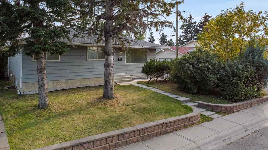 MLS® A2257349 - 3217 Doverthorn Road SE in Dover Calgary, Residential