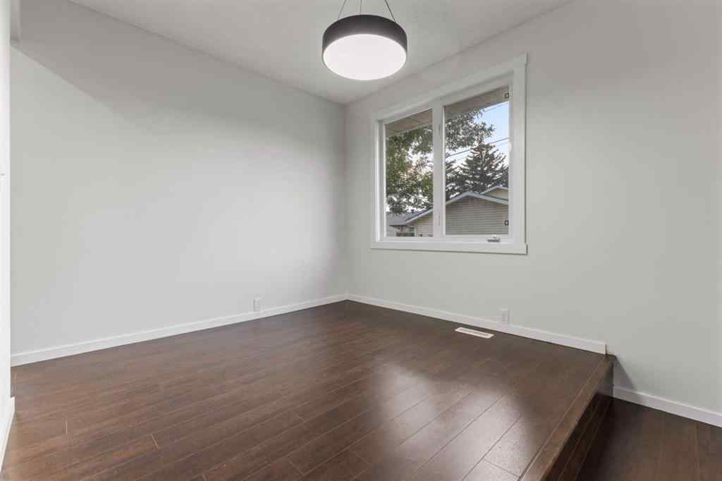 MLS® A2257349 - 3217 Doverthorn Road SE in Dover Calgary, Residential