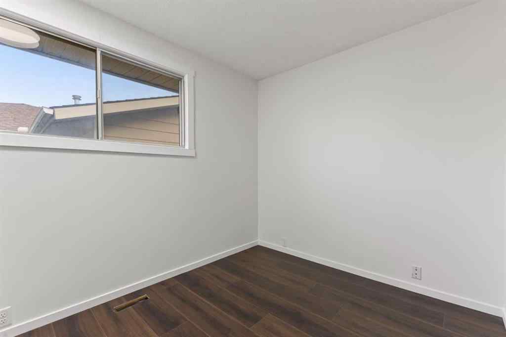 MLS® A2257349 - 3217 Doverthorn Road SE in Dover Calgary, Residential