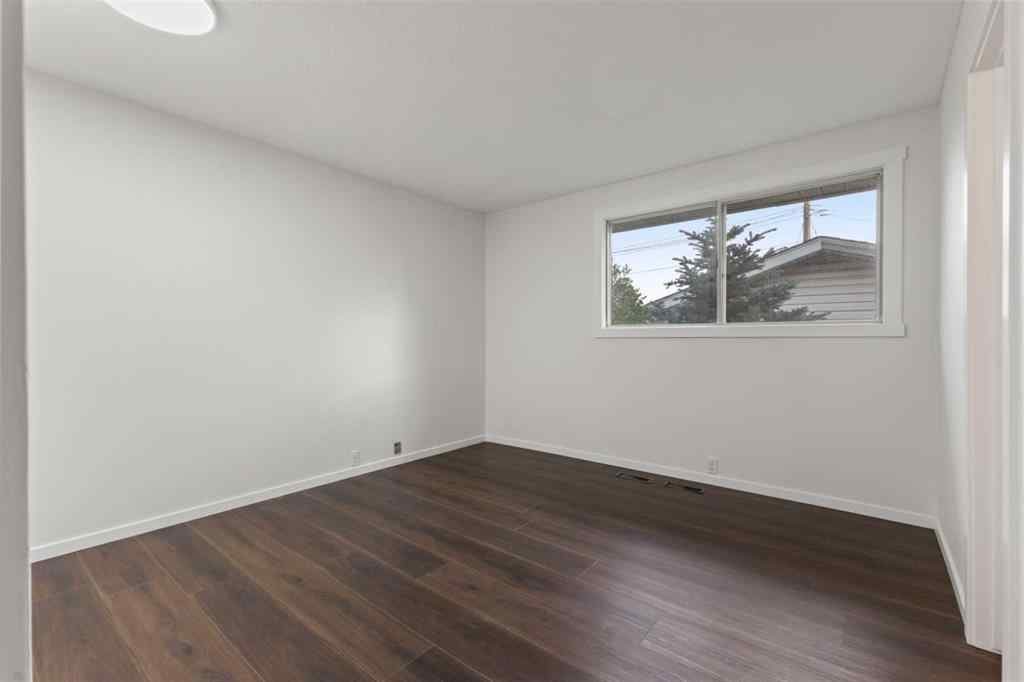 MLS® A2257349 - 3217 Doverthorn Road SE in Dover Calgary, Residential