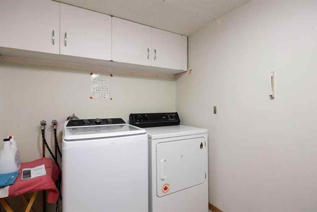 MLS® A2257356 - 206 Leigh Crescent  in Dickinsfield Fort McMurray, Residential