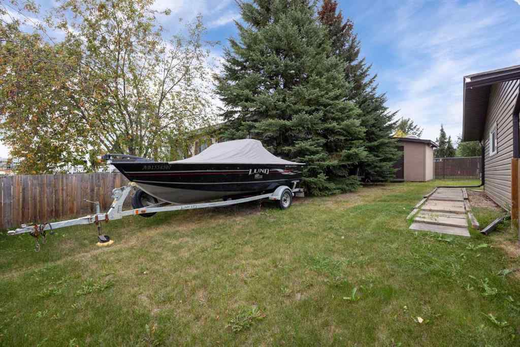 MLS® A2257356 - 206 Leigh Crescent  in Dickinsfield Fort McMurray, Residential