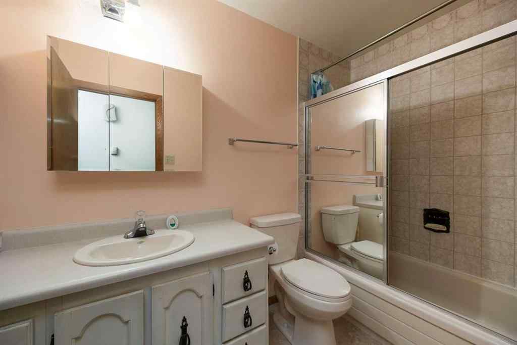 MLS® A2257356 - 206 Leigh Crescent  in Dickinsfield Fort McMurray, Residential