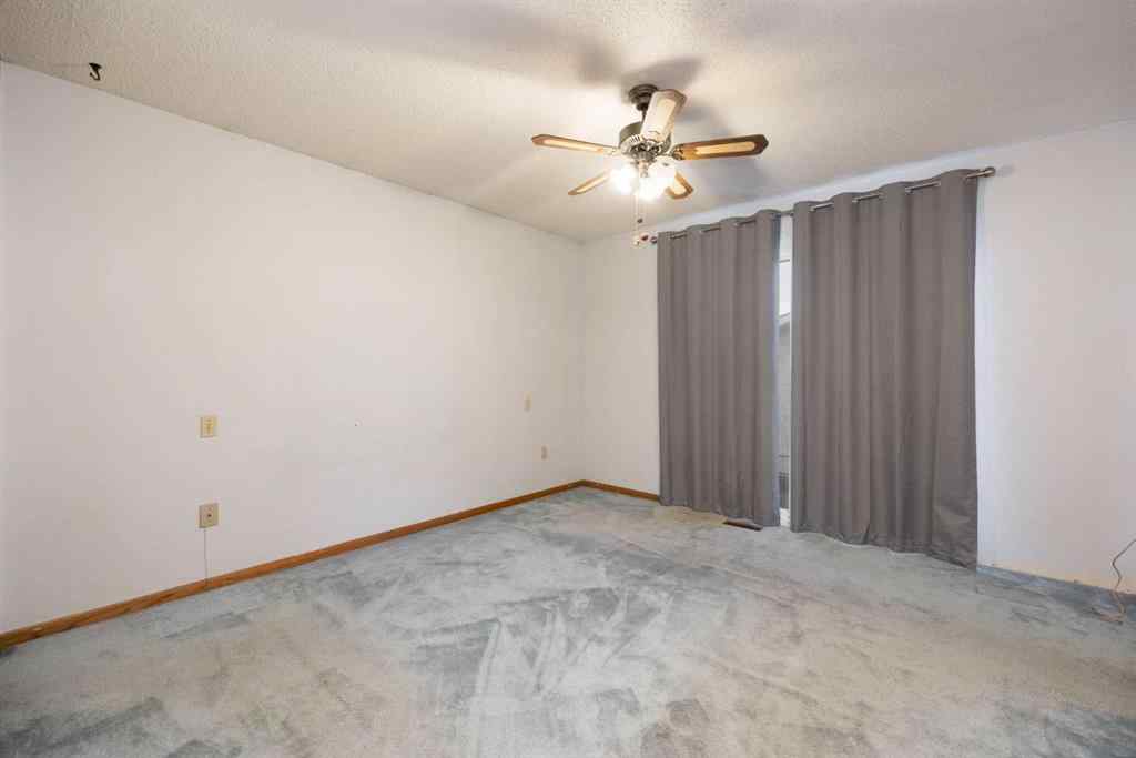 MLS® A2257356 - 206 Leigh Crescent  in Dickinsfield Fort McMurray, Residential