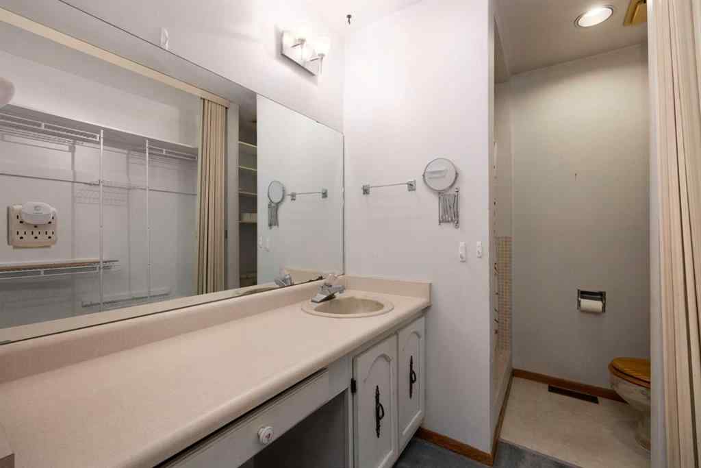 MLS® A2257356 - 206 Leigh Crescent  in Dickinsfield Fort McMurray, Residential