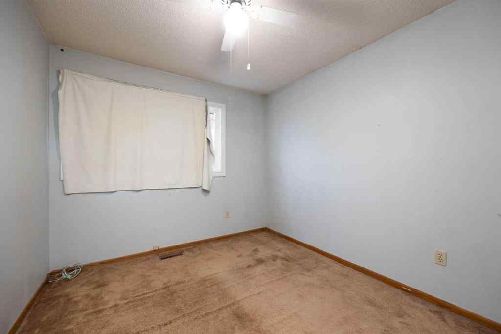 MLS® A2257356 - 206 Leigh Crescent  in Dickinsfield Fort McMurray, Residential