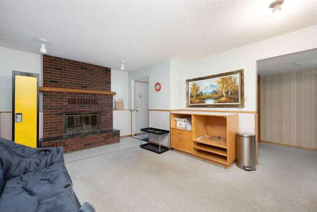 MLS® A2257356 - 206 Leigh Crescent  in Dickinsfield Fort McMurray, Residential