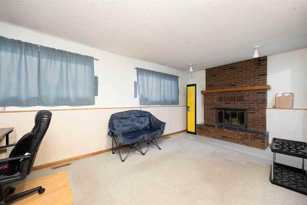 MLS® A2257356 - 206 Leigh Crescent  in Dickinsfield Fort McMurray, Residential