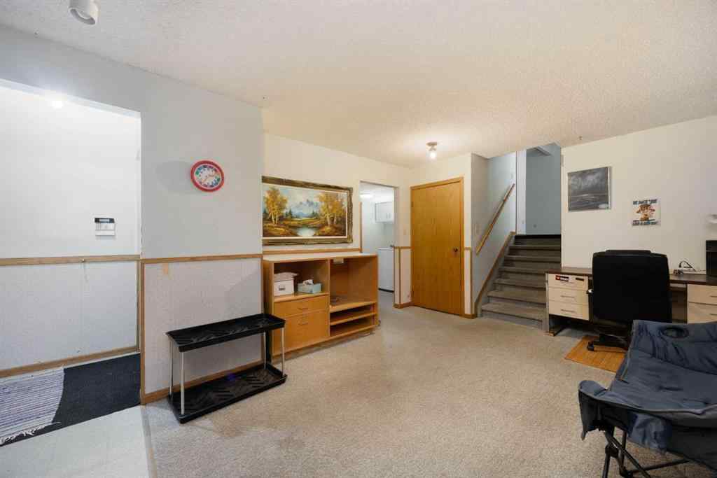 MLS® A2257356 - 206 Leigh Crescent  in Dickinsfield Fort McMurray, Residential