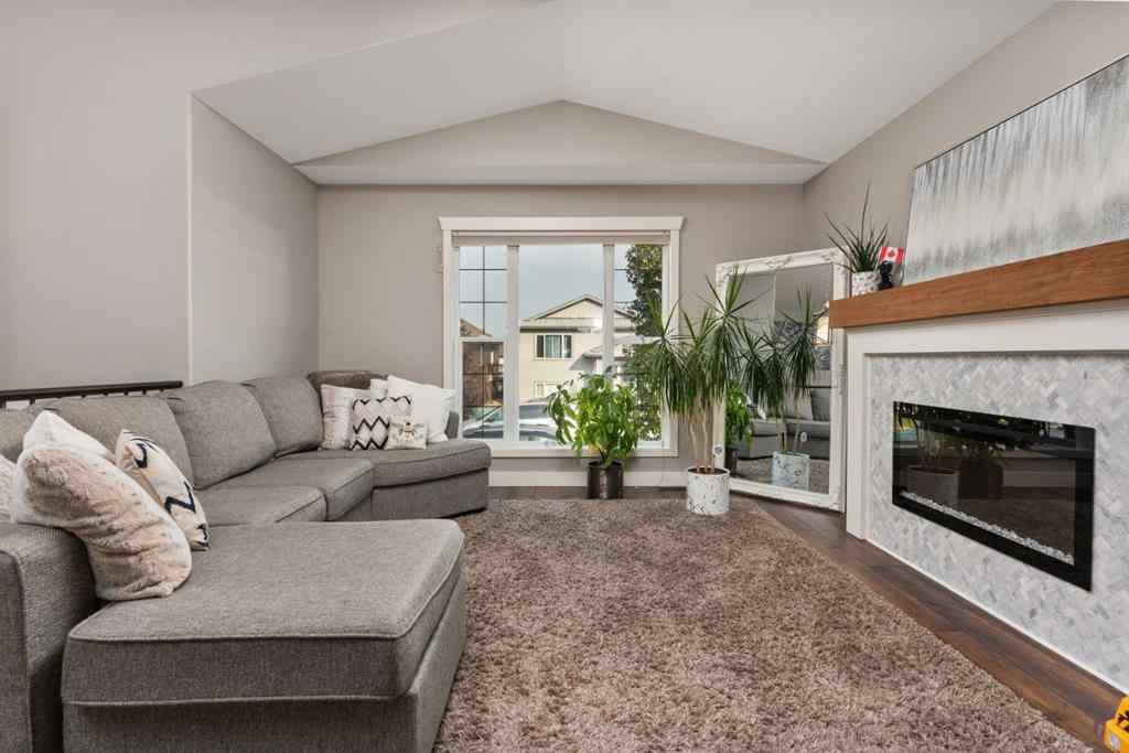 MLS® A2257357 - 4432 75 Street  in West Park Camrose, Residential