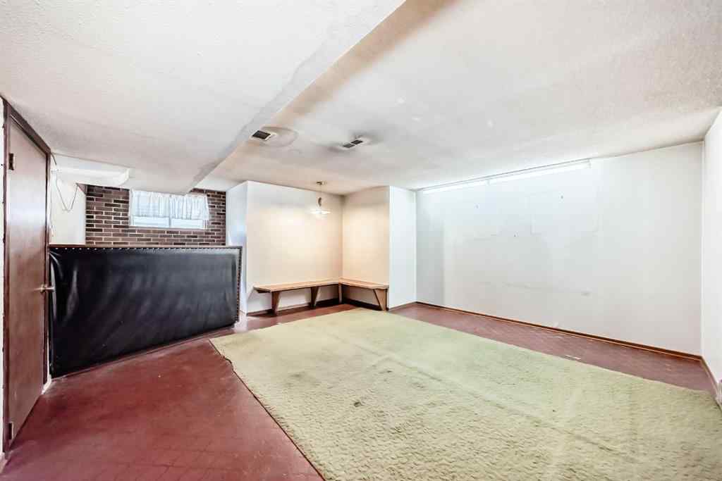 MLS® A2257370 - 916 38 Street SE in Forest Lawn Calgary, Residential