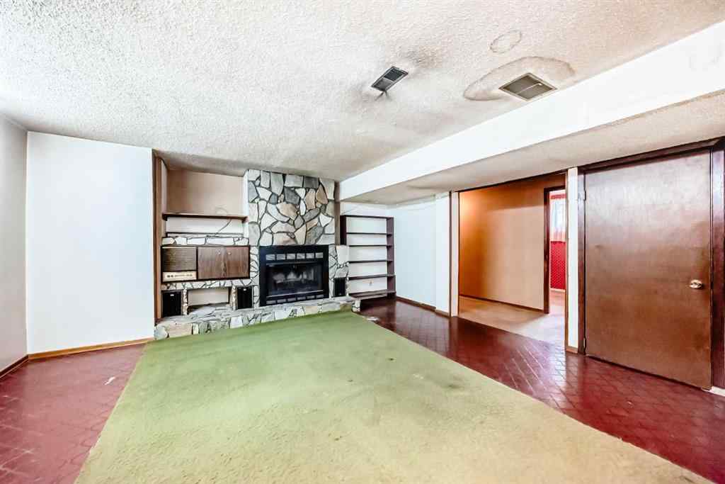 MLS® A2257370 - 916 38 Street SE in Forest Lawn Calgary, Residential