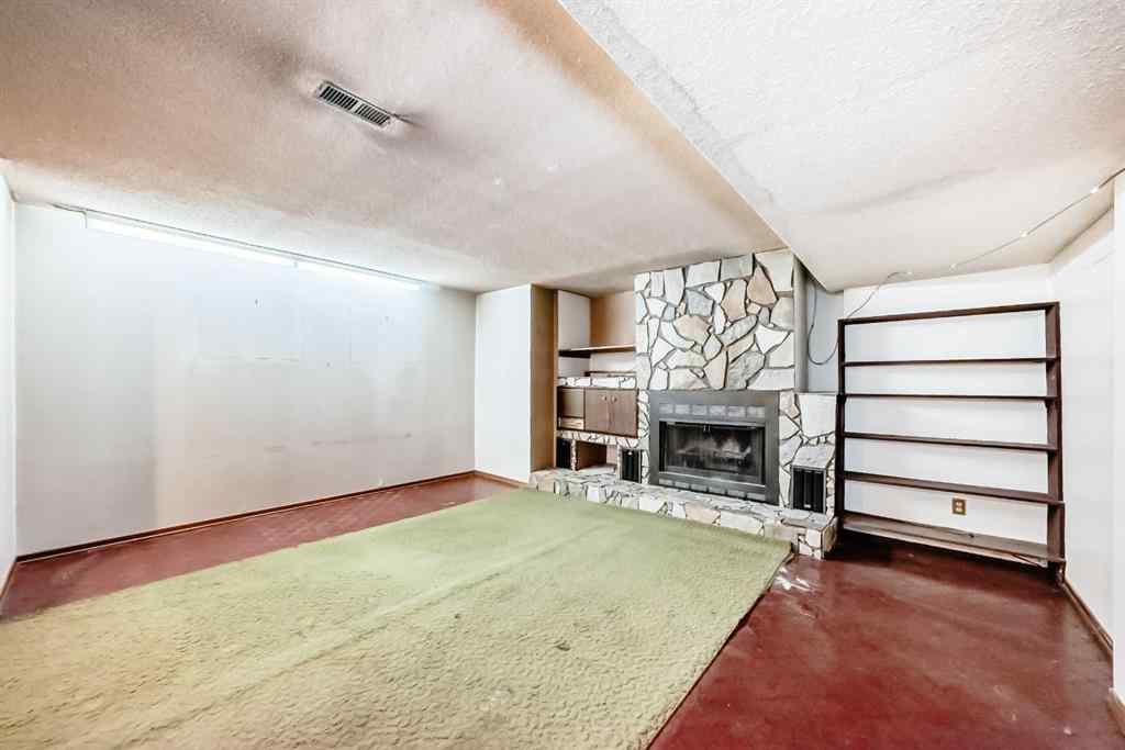 MLS® A2257370 - 916 38 Street SE in Forest Lawn Calgary, Residential