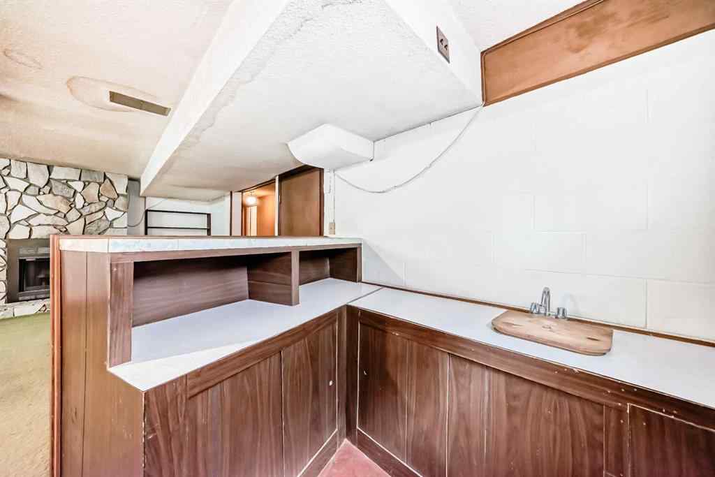 MLS® A2257370 - 916 38 Street SE in Forest Lawn Calgary, Residential