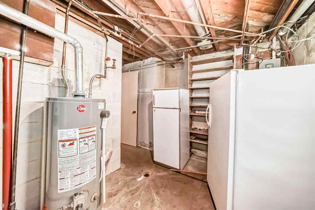 MLS® A2257370 - 916 38 Street SE in Forest Lawn Calgary, Residential