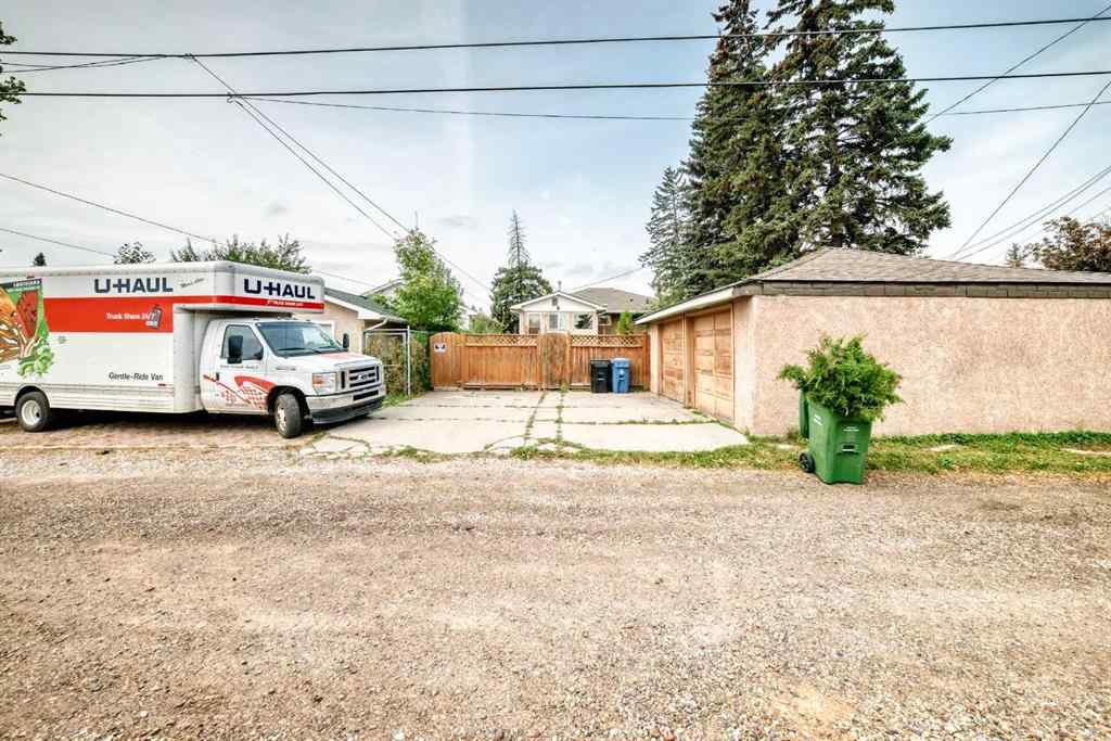 MLS® A2257370 - 916 38 Street SE in Forest Lawn Calgary, Residential