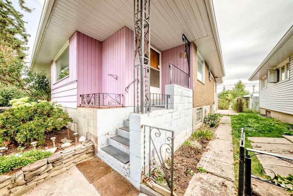 MLS® A2257370 - 916 38 Street SE in Forest Lawn Calgary, Residential