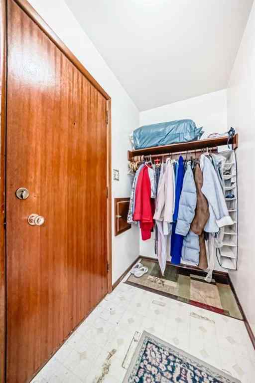 MLS® A2257370 - 916 38 Street SE in Forest Lawn Calgary, Residential